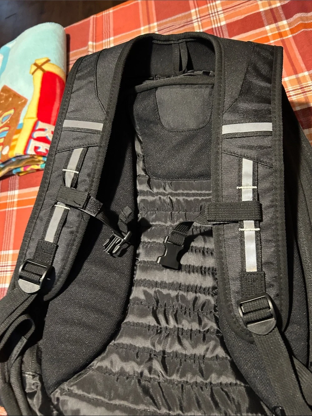 Men's Hard-Shell Black Backpack – Carbon-Finish Exterior
